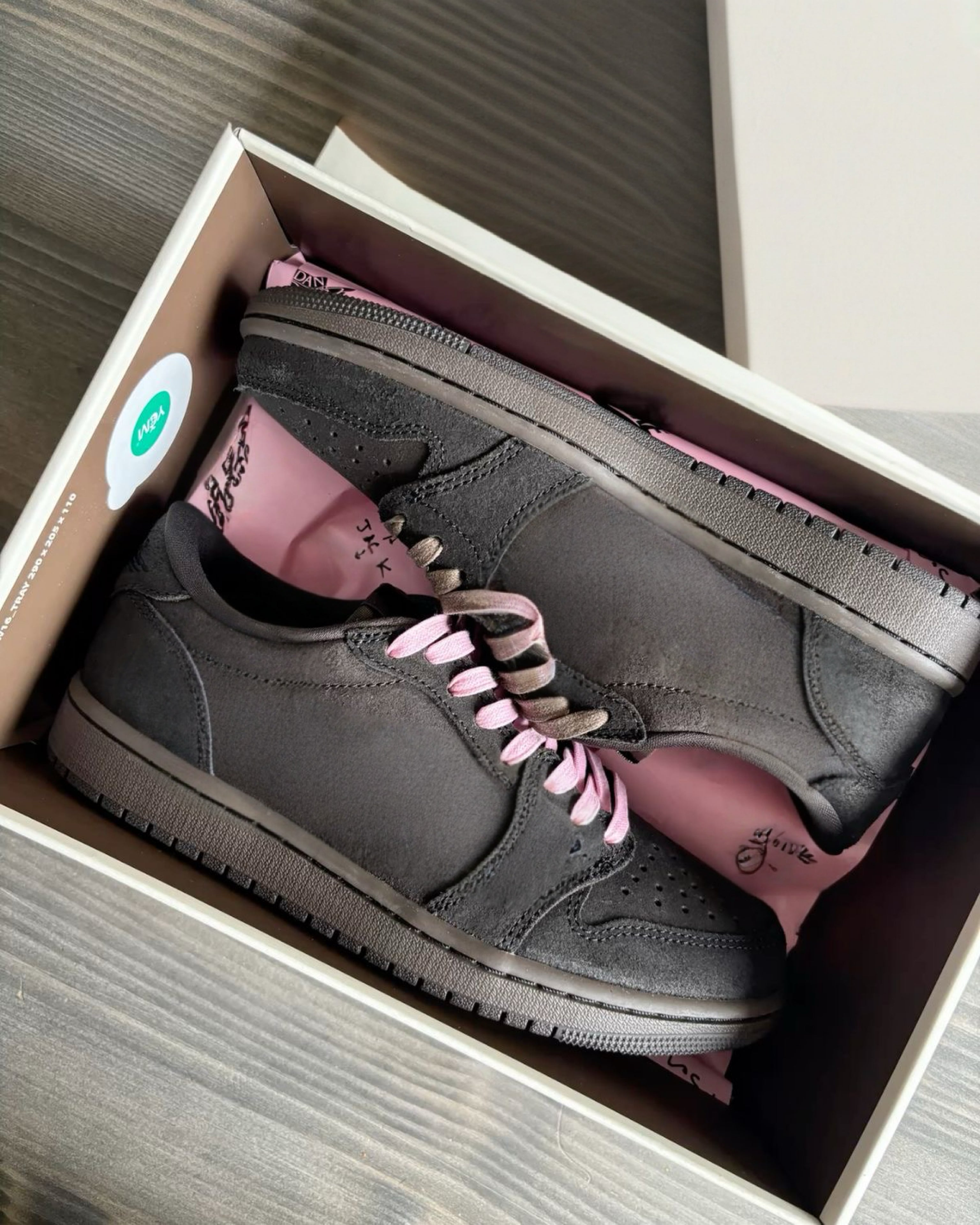 BROWN & PINK SCOTTS
